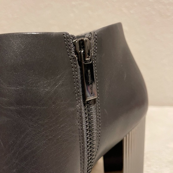 ✅MICHAEL KORS✅  Leather Bootie - Picture 11 of 16